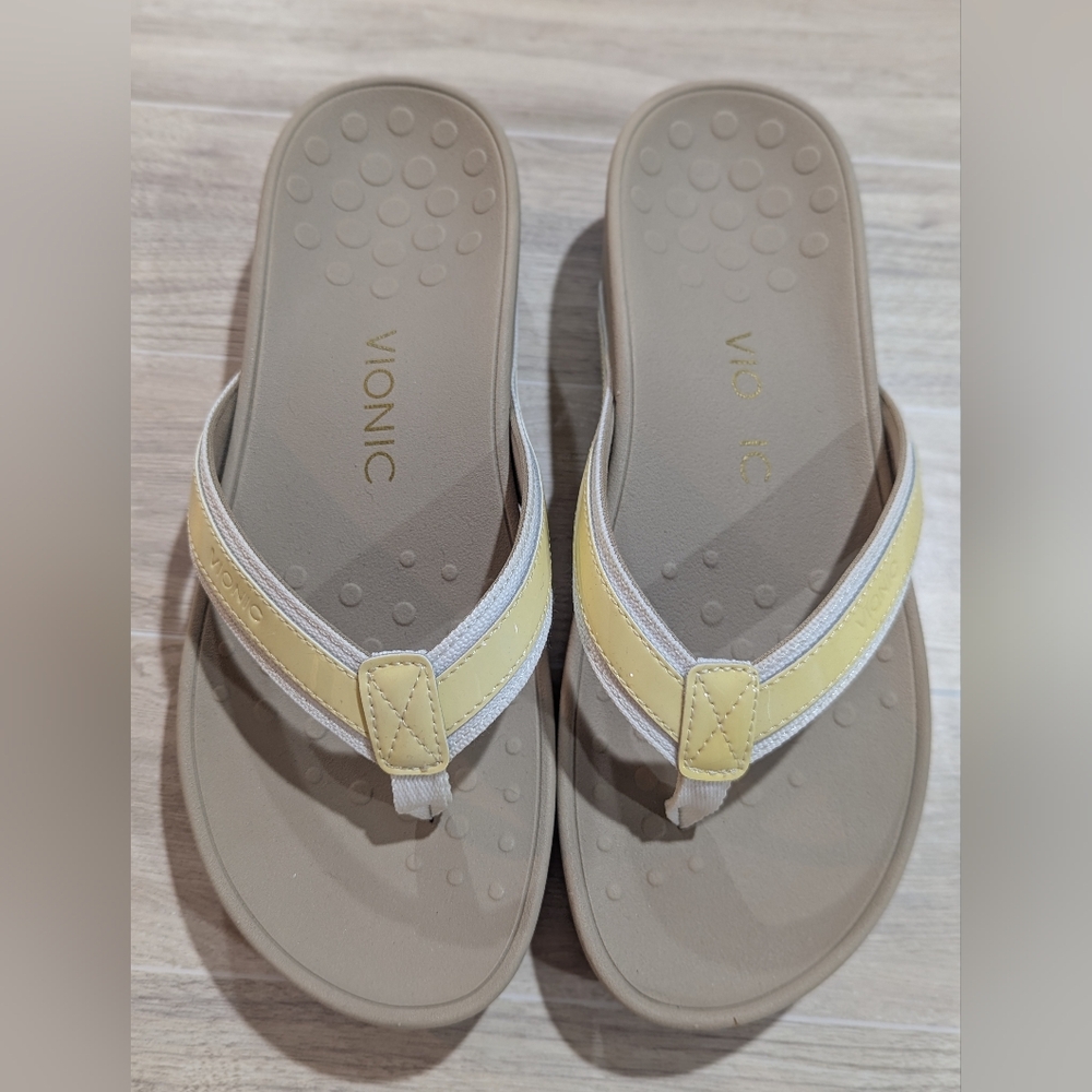 Vionic Hightide White Yellow Tan Wedge Flip Flop Sandals Size 9 *EUC
